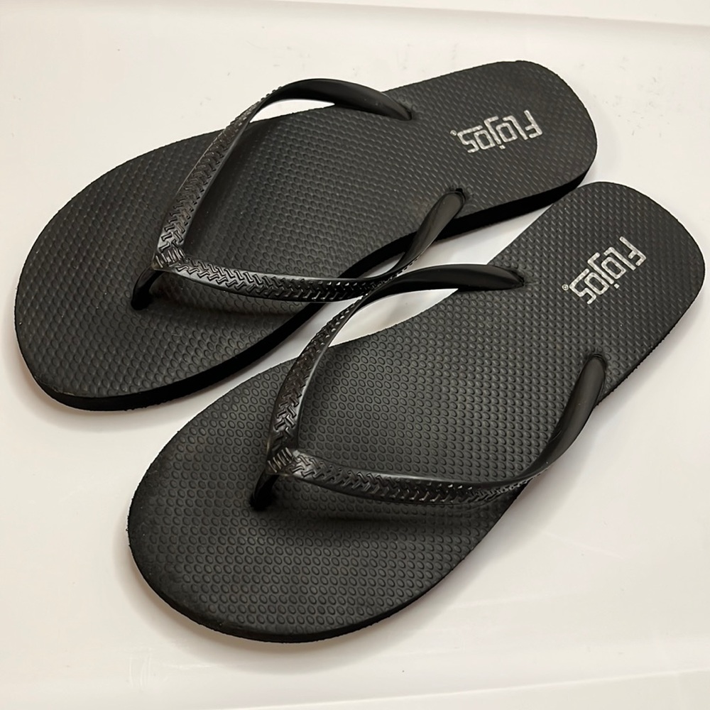 Flojos Black Sandals / Thong Flip Flops in Size 10